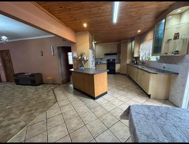 3 BEDROOM HOUSE FOR SALE IN SOPHIATOWN